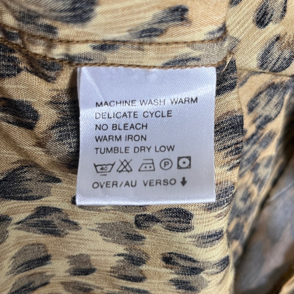 Vintage Lizwear Petite Leopard Print Button Down Shirt Women Medium Rocker Retro - Picture 8 of 8